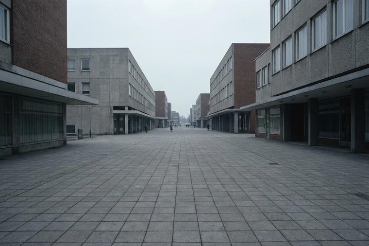 Fußgängerzone mit Nachkriegsbauten